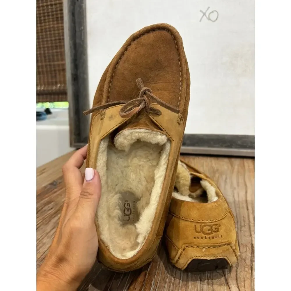 UGG Men's Byron Slippers Size 10 Sheepskin Lined